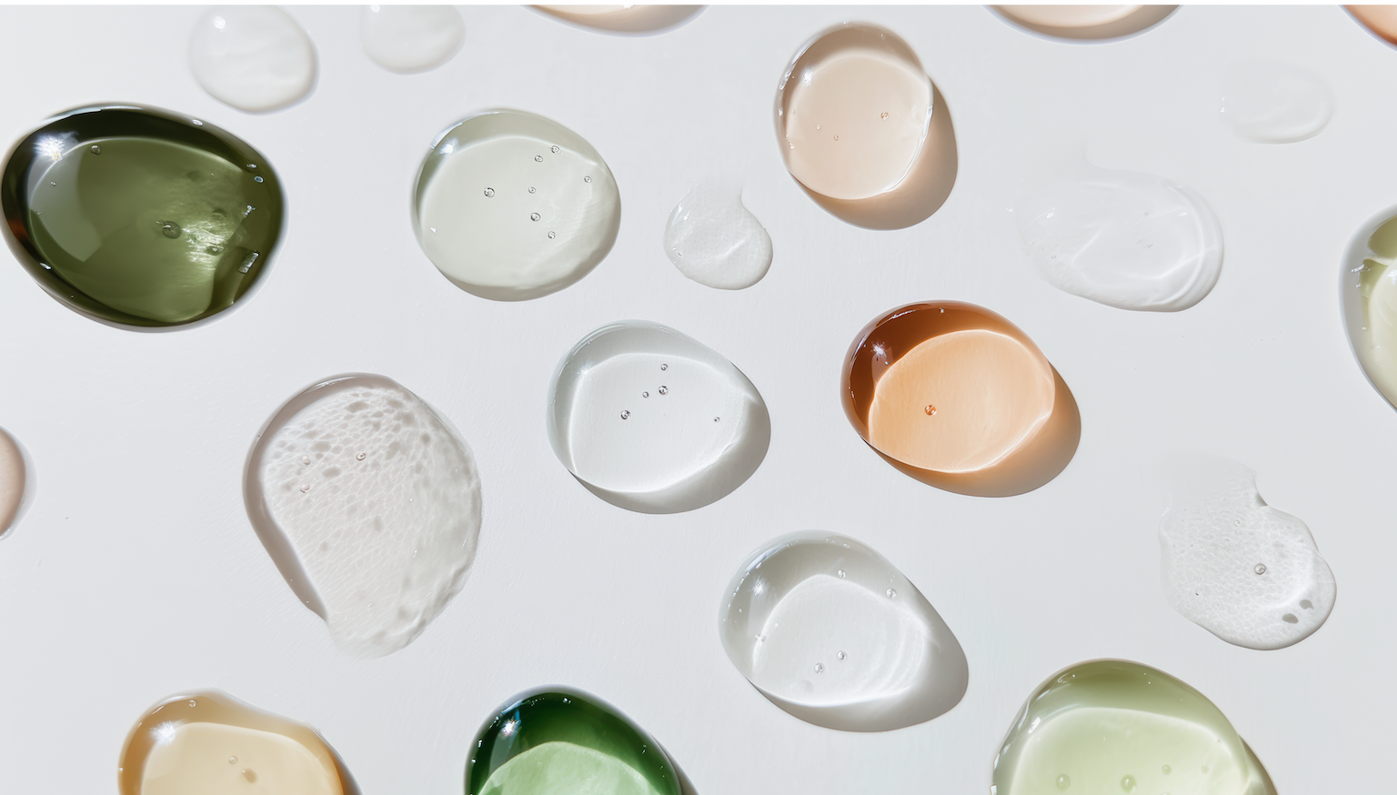 Face Oils vs. Serums: What’s the Difference — and Which Do You Need?